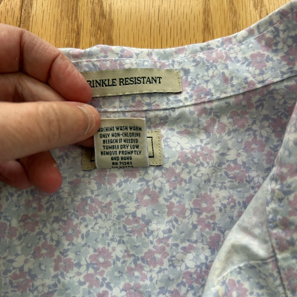 L.L. Bean Women's XL Wrinkle Resistant Cotton Button Down Shirt Floral Ditsy - Picture 6 of 9